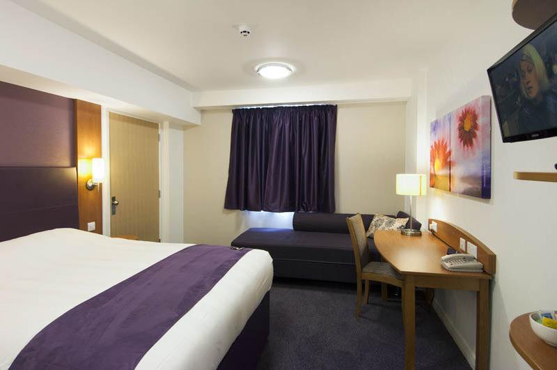 Premier Inn York North West 3*